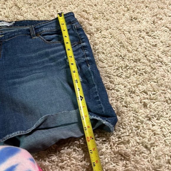 Torrid Distressed Denim Cutoff Shorts 20 - Picture 7 of 12